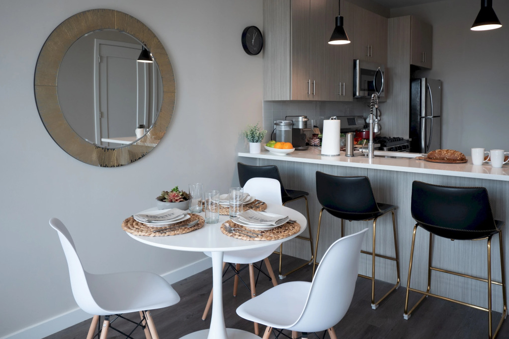 Luxurious 2BR - 2Bath W/ Gym | Downtown at Yale