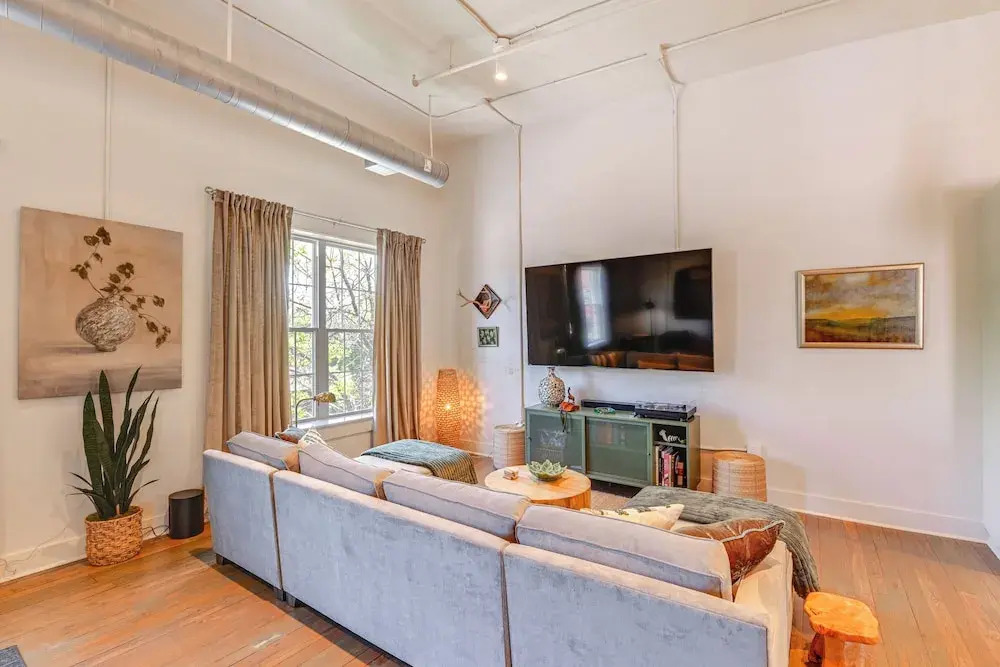 Walk to Vanderbilt: Eclectic Apt in Nashville