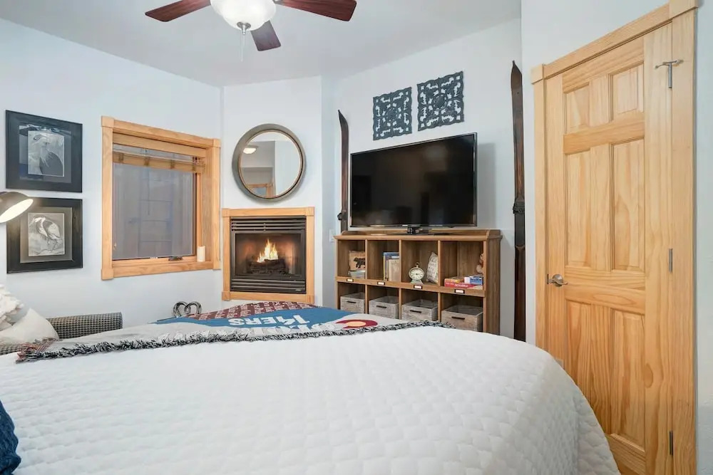 Emerald Mountain 28C 1 Bedroom 1 Bathroom Condo