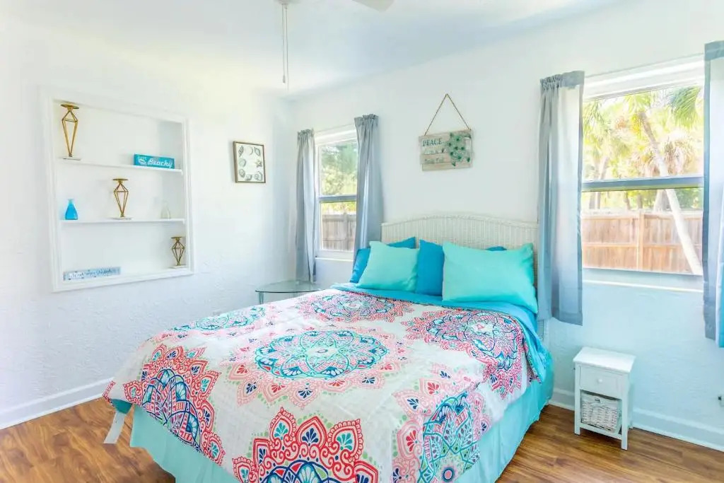 Sky Spacious Bungalow walking distance from beach! Name Sky Side A