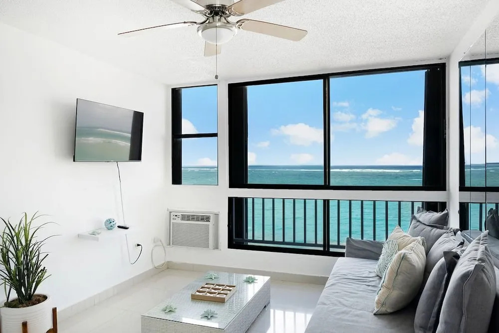 Maria Beach 1BDR Oceanfront Pool Parking