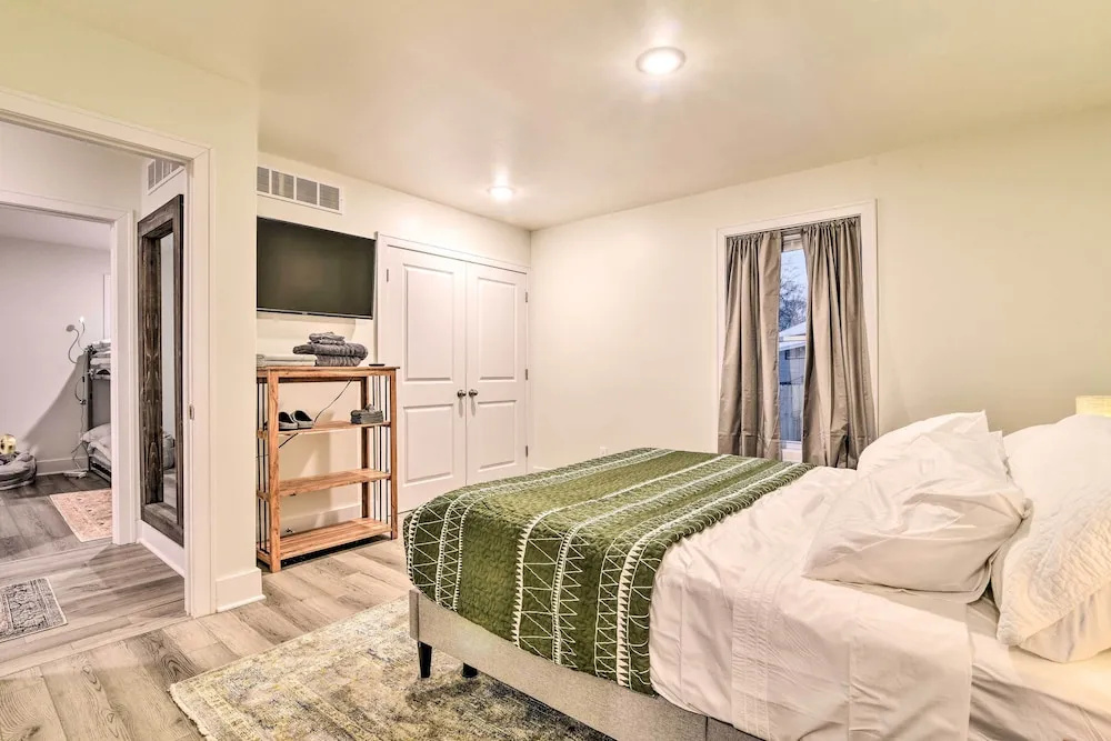 Stylish Retreat w/ Yard < 5 Mi to MSU Campus