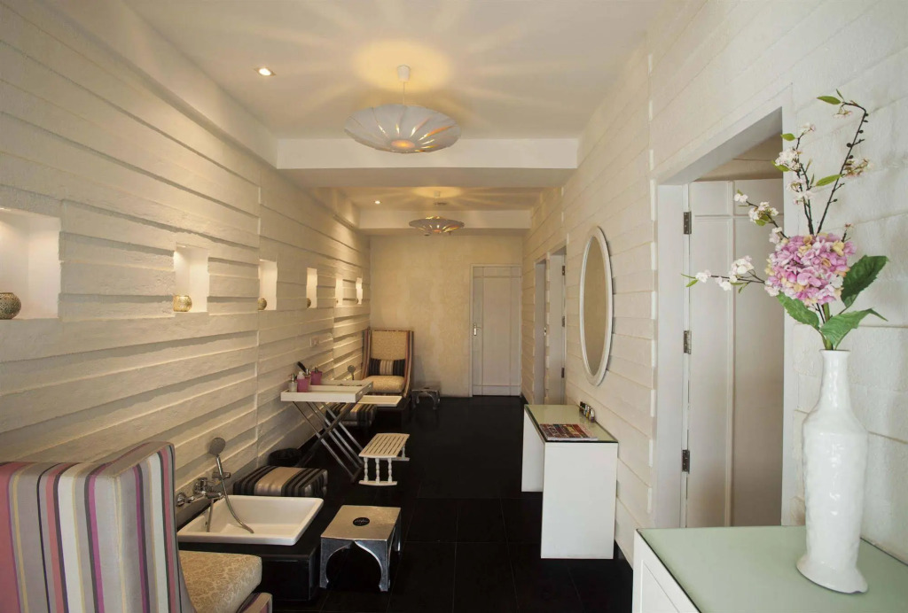 Escape Hotel & Spa