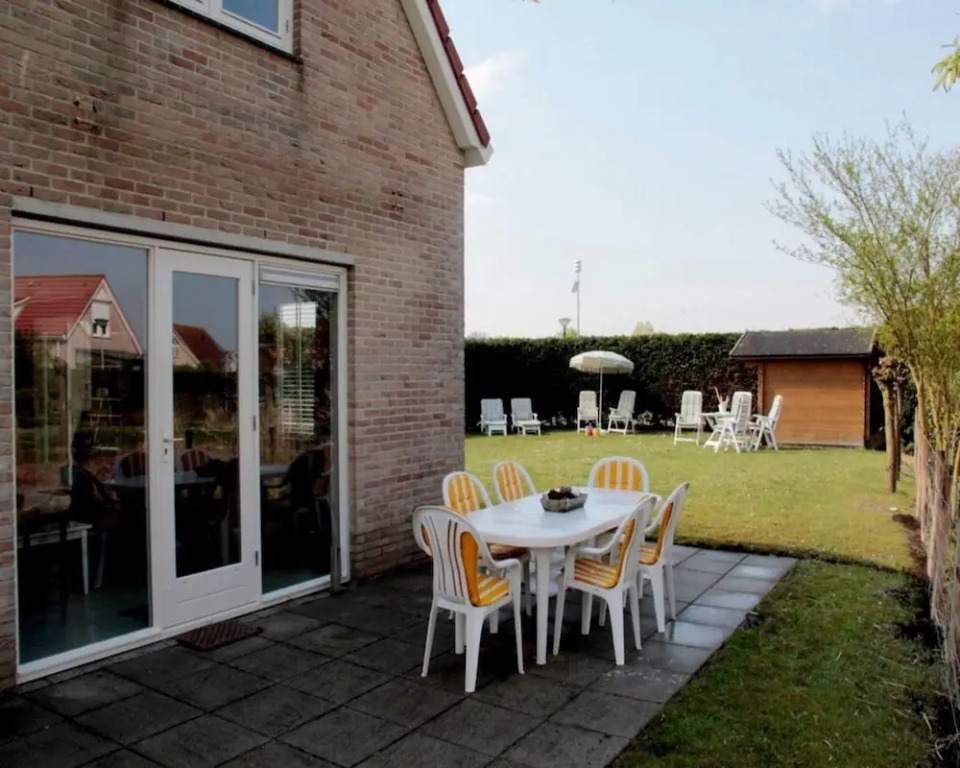 Cosy holiday home with garden