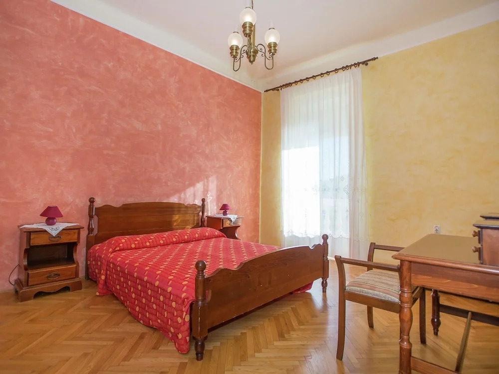 Standard Apartment Located on the Promenade in Rovinj With a sea View