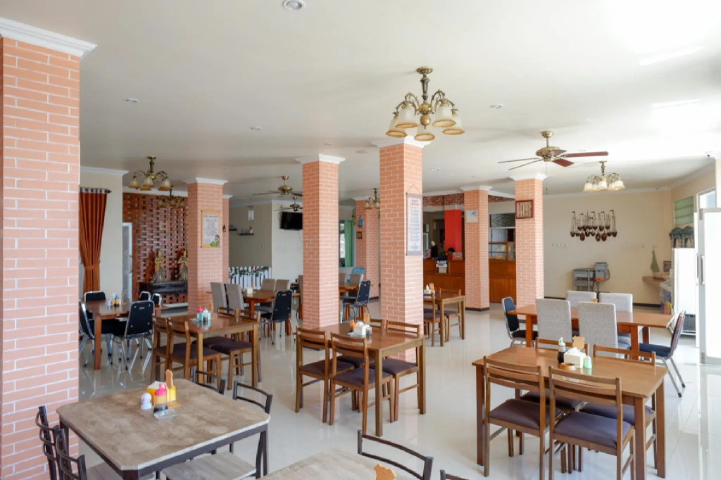 RedDoorz Plus Syariah @ Hotel Boulevard Luwuk