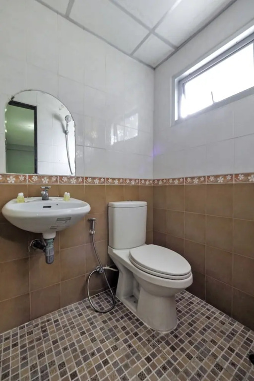 Sweethome Guest House by OYO Rooms