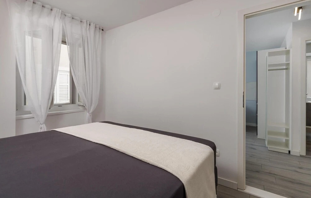 Beautiful Home in Pag With Wifi and 4 Bedrooms