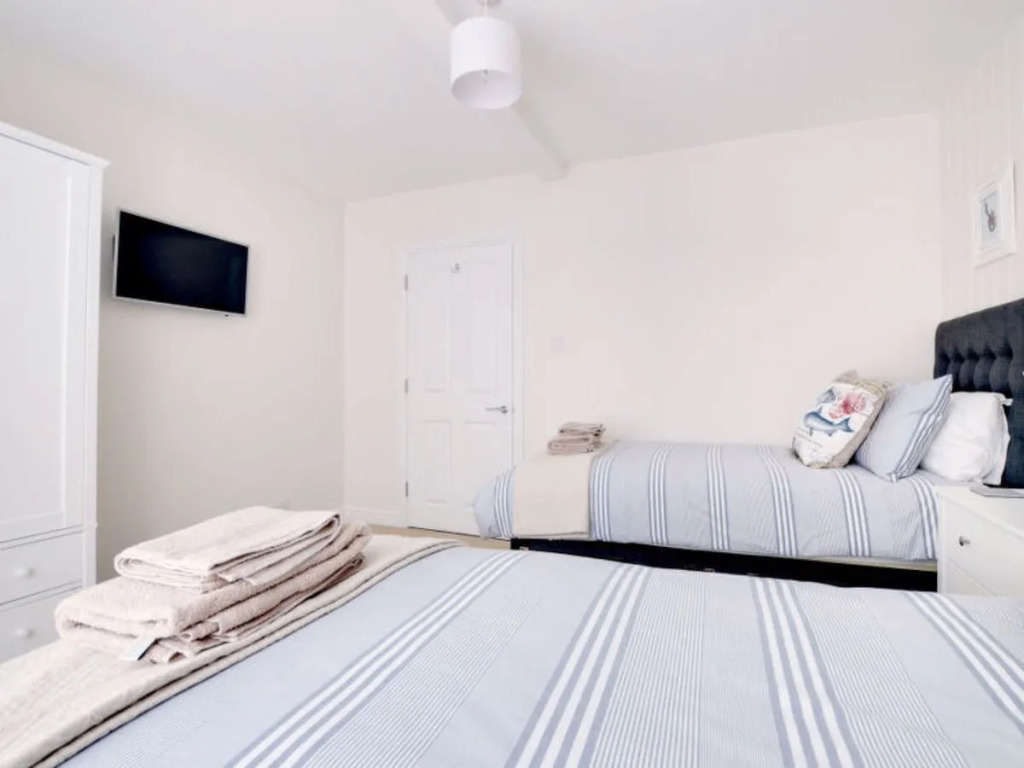Harbour View 22728