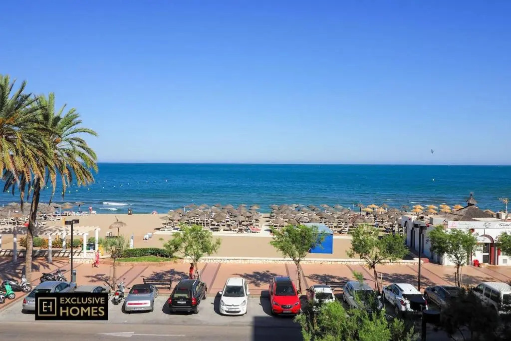 Estupendo piso en primera linea de playa; RONDA IV