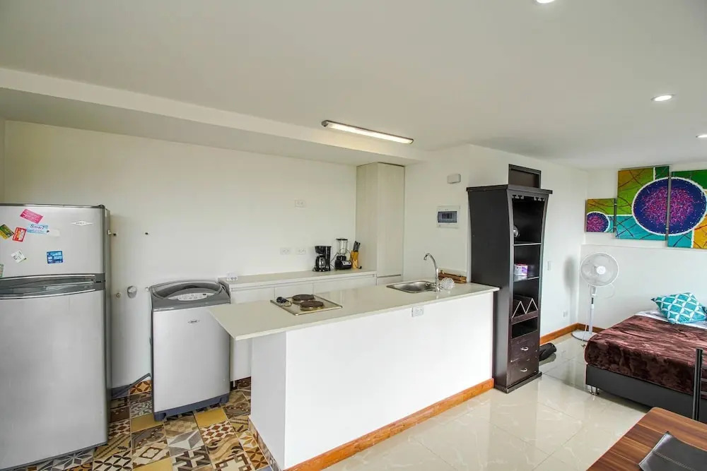 El Tesoro Studio Apartment High Floor 16