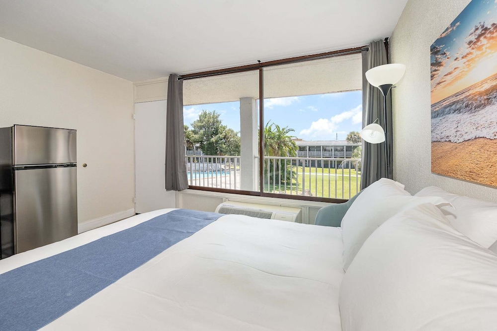 2050 E Irlo Bronson, 1bed