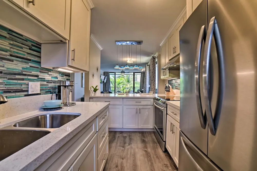 Walk to Beach: West Maui Condo w/ Lanai & Pool!