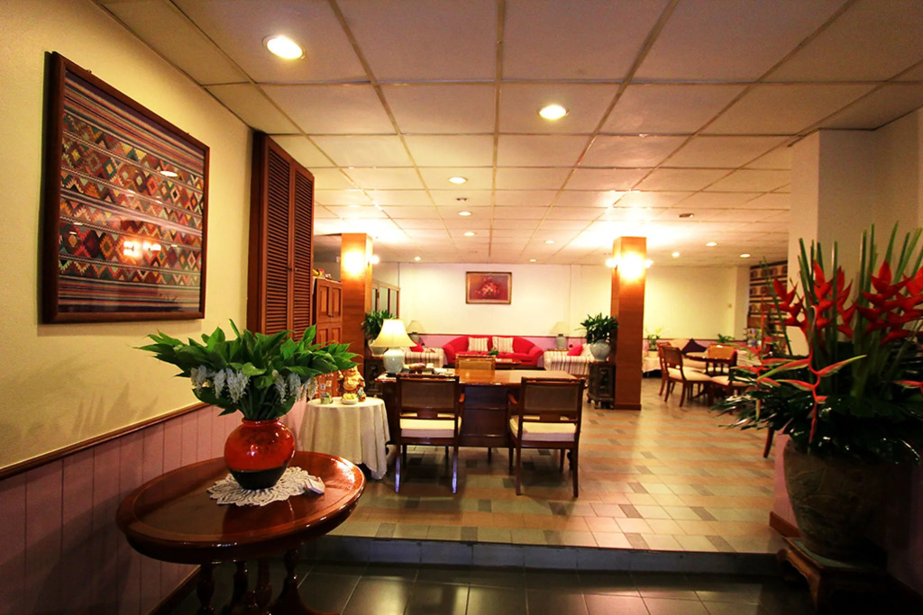 Travel Lodge Suriwongse - Adult only