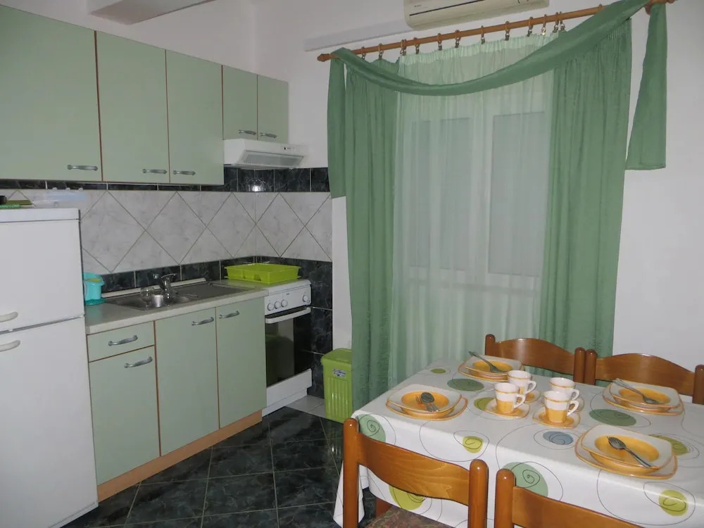 Apartments Marko Seline