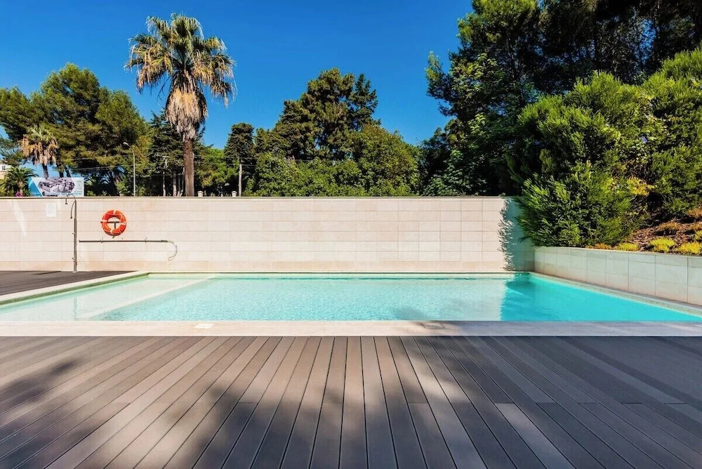 Luxury Beach Experience in Lisbon