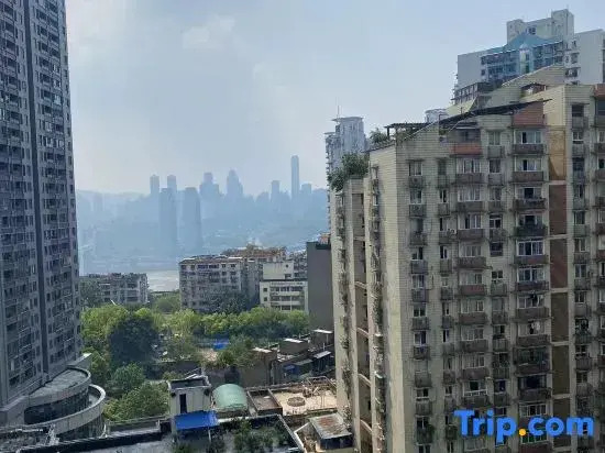 Mountainside Yisu (Chongqing Liberation Monument Hongya Cave Store)
