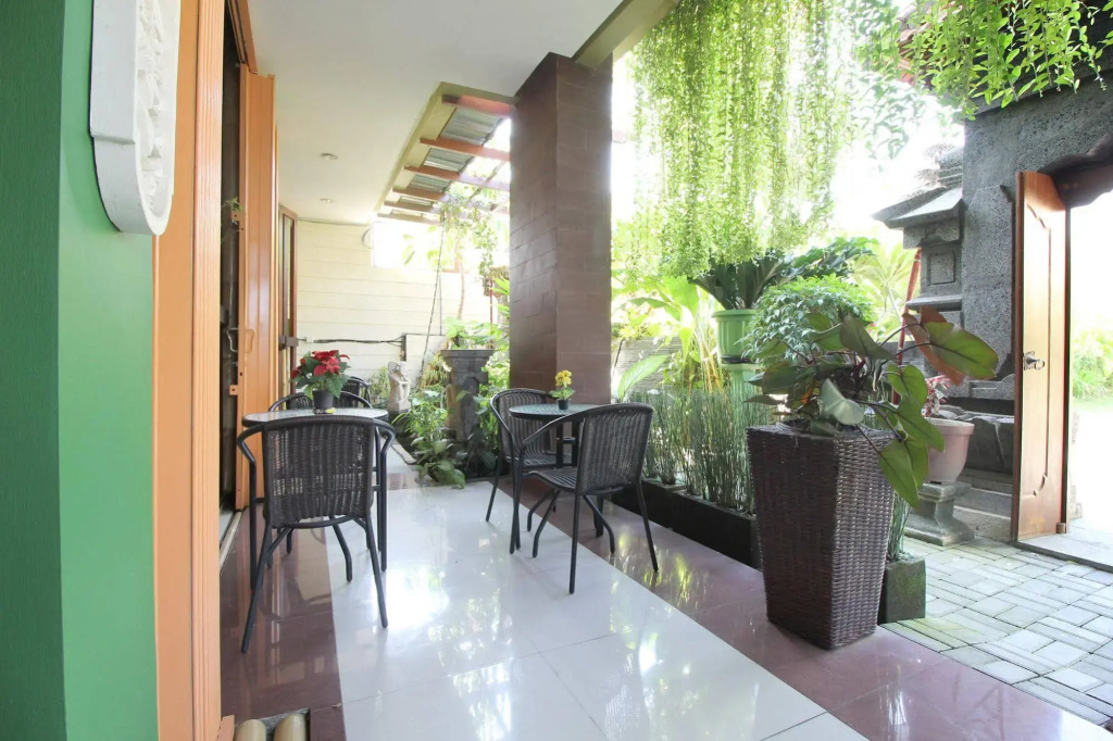 Airy Gianyar Hasanuddin Gang Dugul Sari Bali
