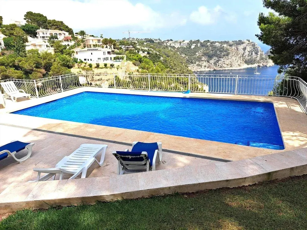 Maria 10 in J vea With 5 Bedrooms and 3 Bathrooms