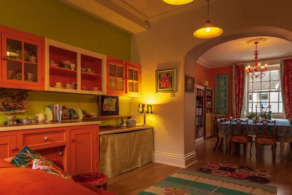 Artsy 5-bed House w/ Garden