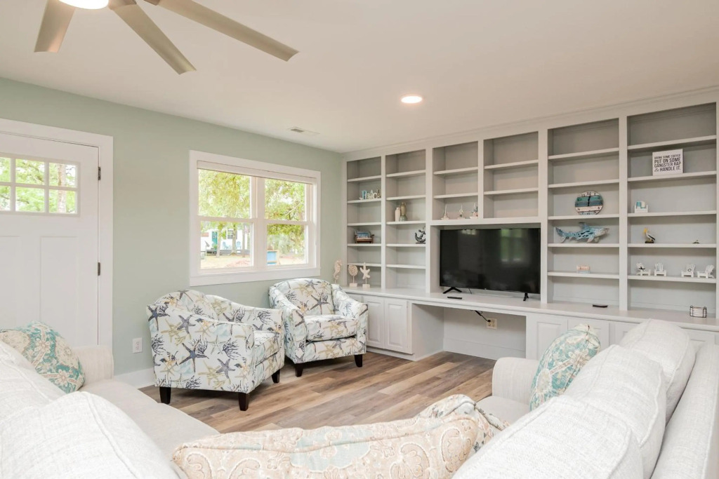 Poolside Paradise by Oak Island Accommodations