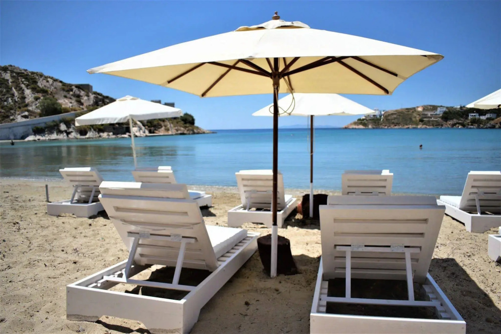Vari Beach Hotel