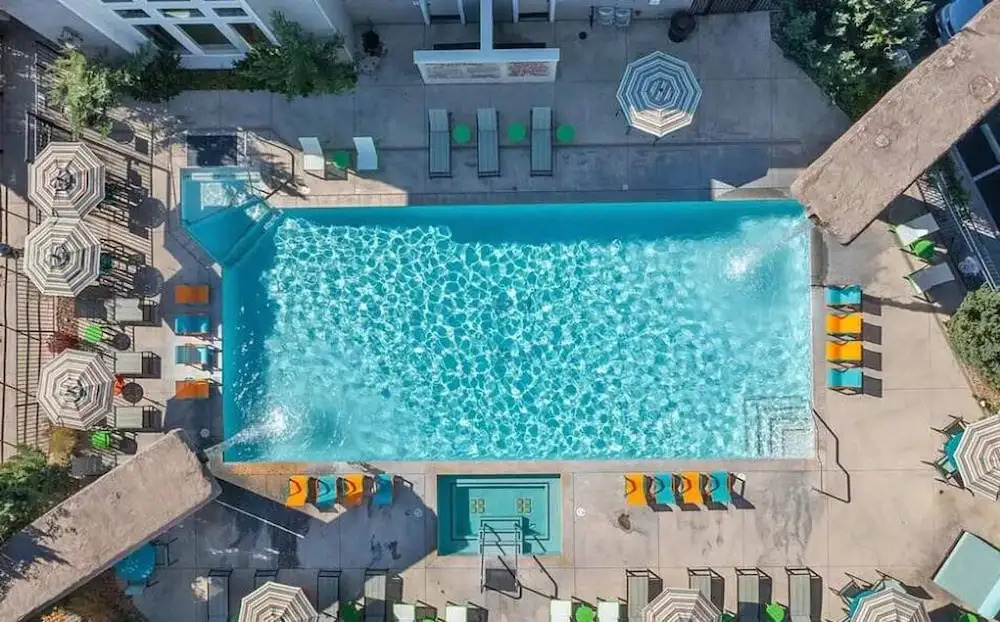 Relaxing 2-br Apt With Pool Hot Tub Gym and Basketball Court Access