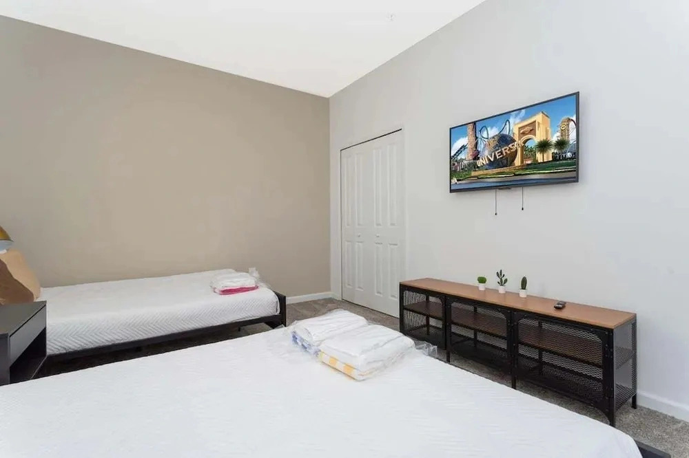Townhouse 3 BR, 2.5 BA Villa Sleeps 10