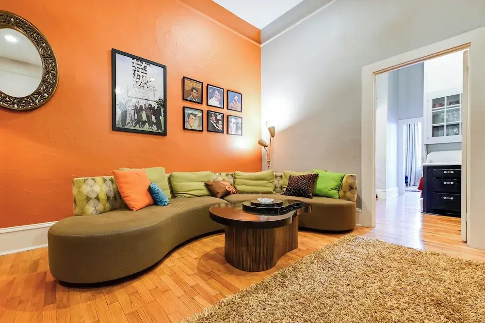 Historic Decatur Apt w/ City Square Views
