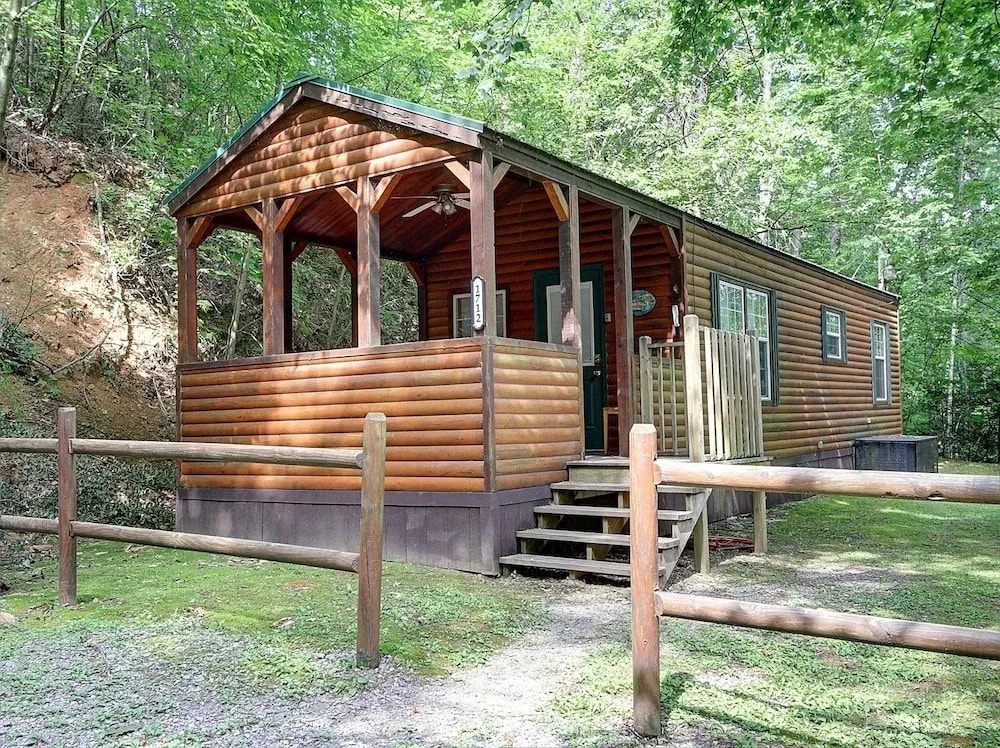A Cherry Bloom 1 Bedroom 1 Bathroom Cabin