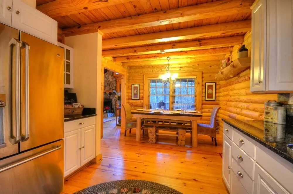 Nantahala Riverside 3 Bedroom Cabin by RedAwning