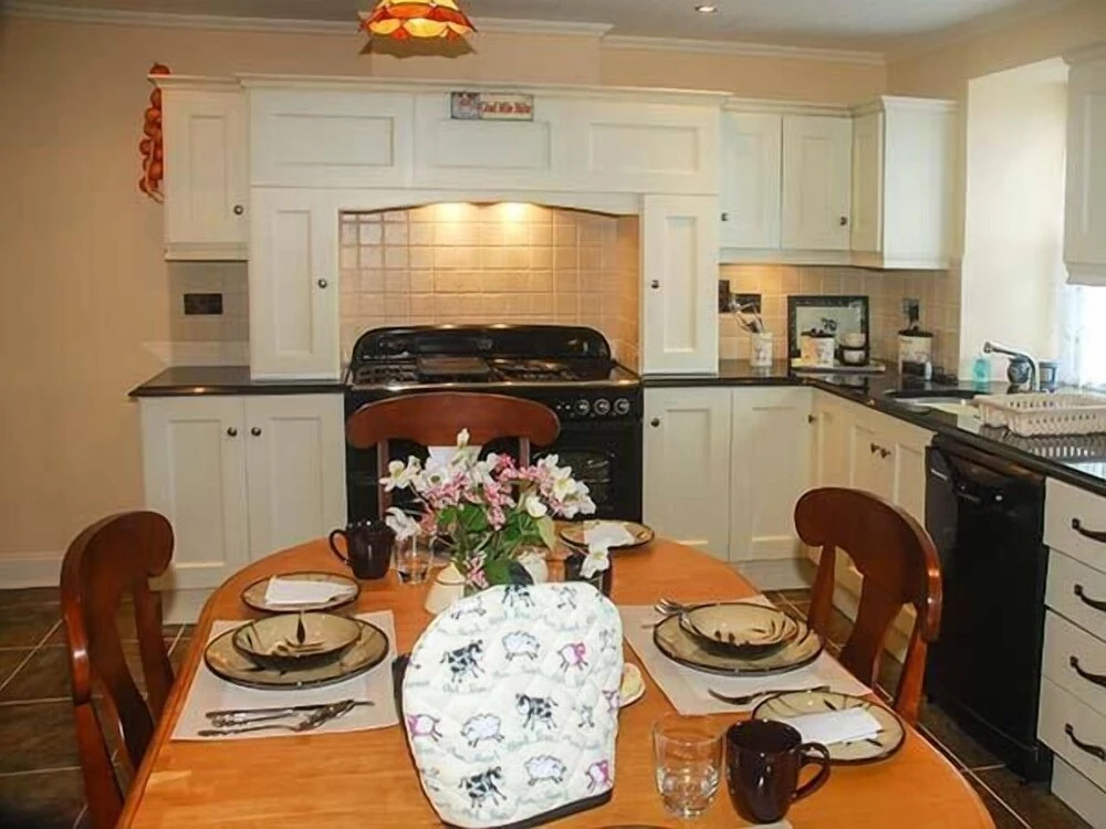 Nellie's Farmhouse