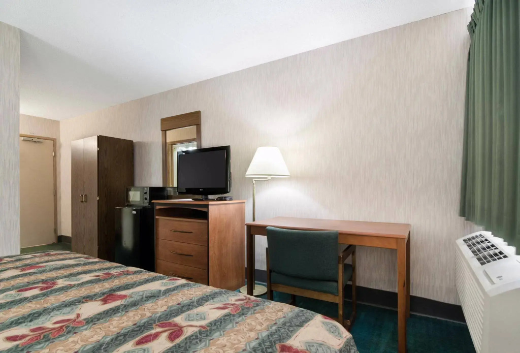 Econo Lodge Emporia