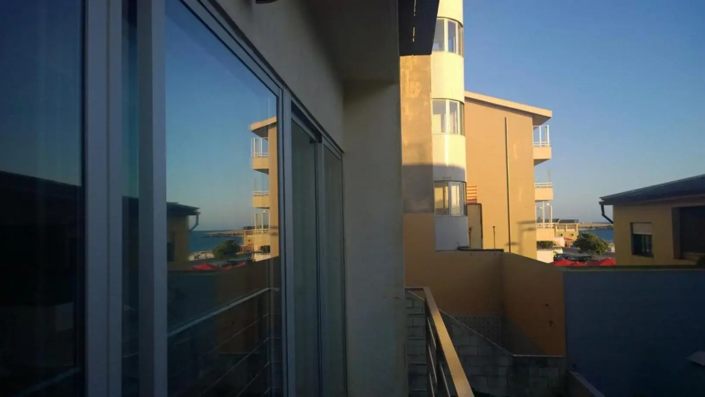 Marginal Luminous Beach Apartment