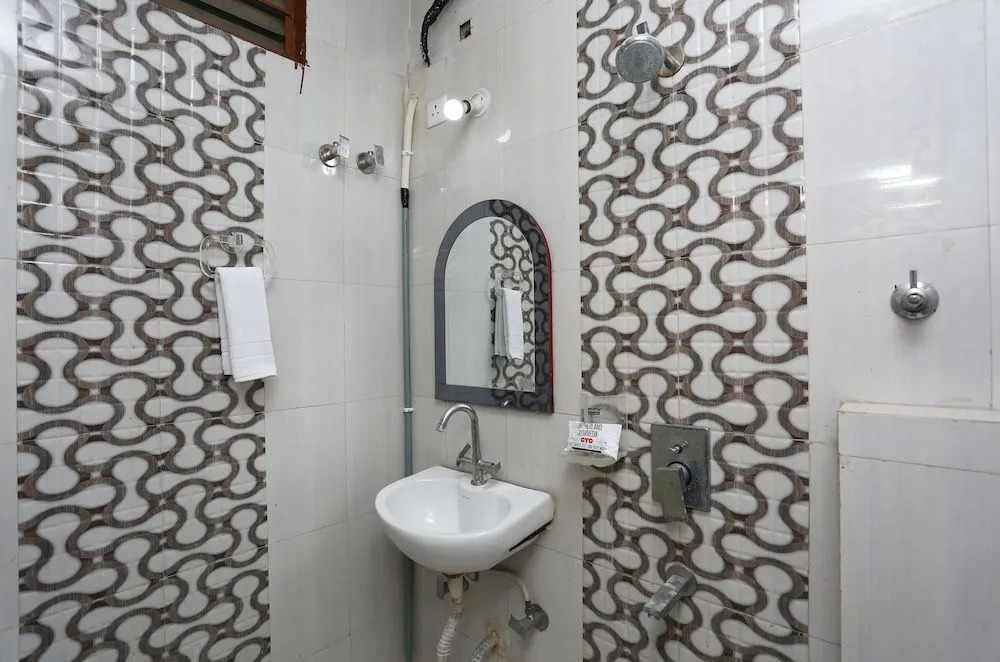 OYO 22665 Hotel Dev Shree