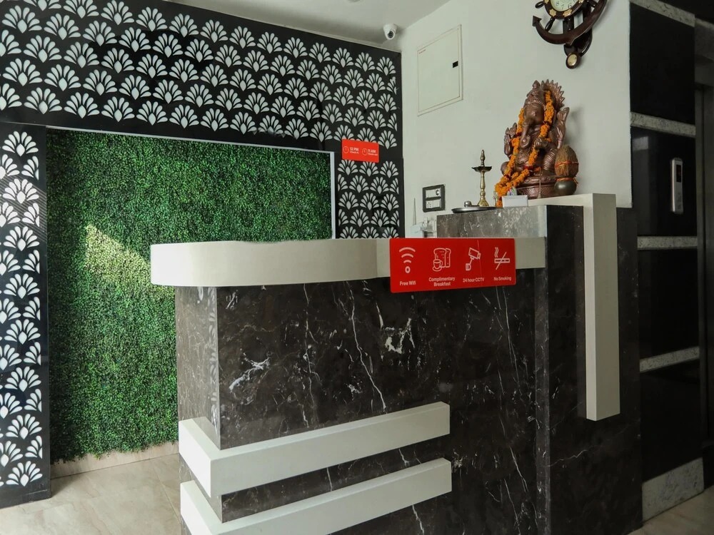 OYO 6883 Hotel Galaxy Star