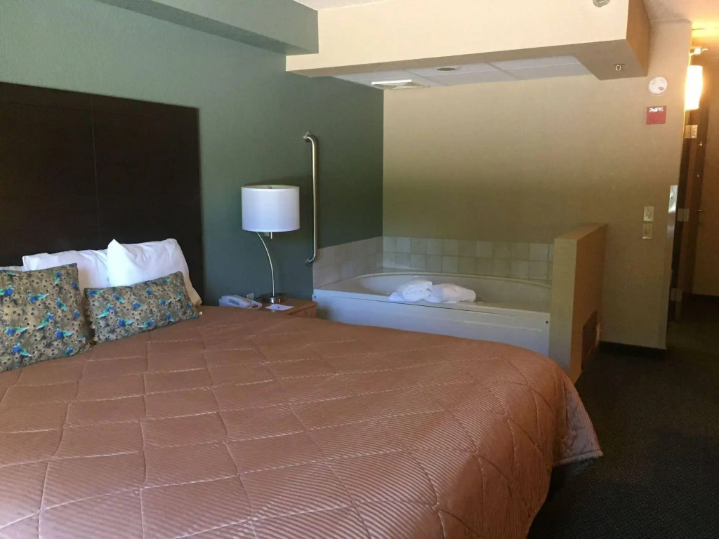 Boarders Inn & Suites by Cobblestone Hotels - Fayette