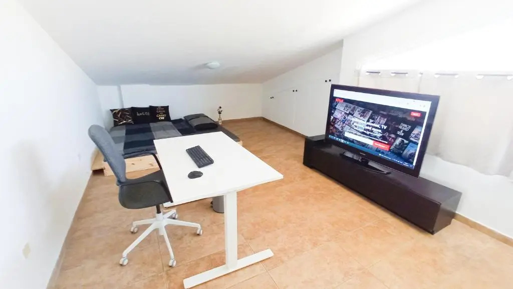 Luxury private rooms -SEA VIEW, GYM- 5 Min from beach! - private room in shared apartment
