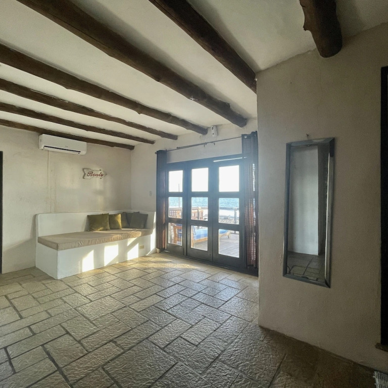 Johnnys Place Hotel
