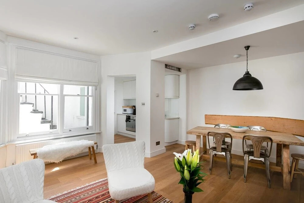 Beautiful 2BR Home in West Kensington, 6 Guests