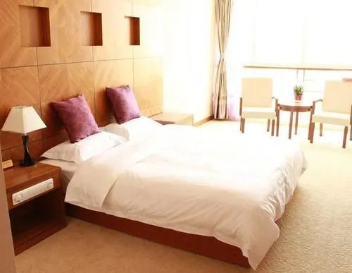 Qianqiu Holiday Hotel