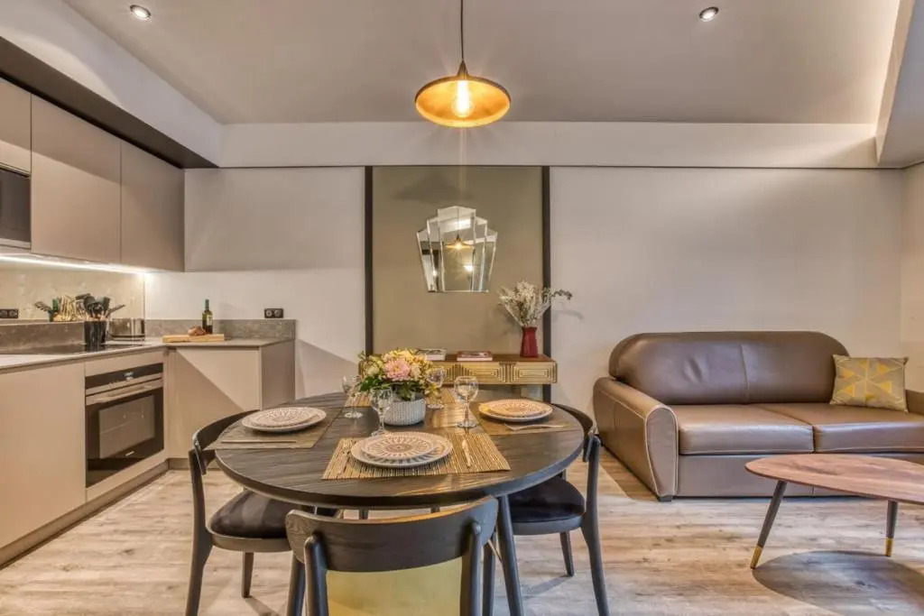 Majestic Broadway - 4 star apartment with spectacular views