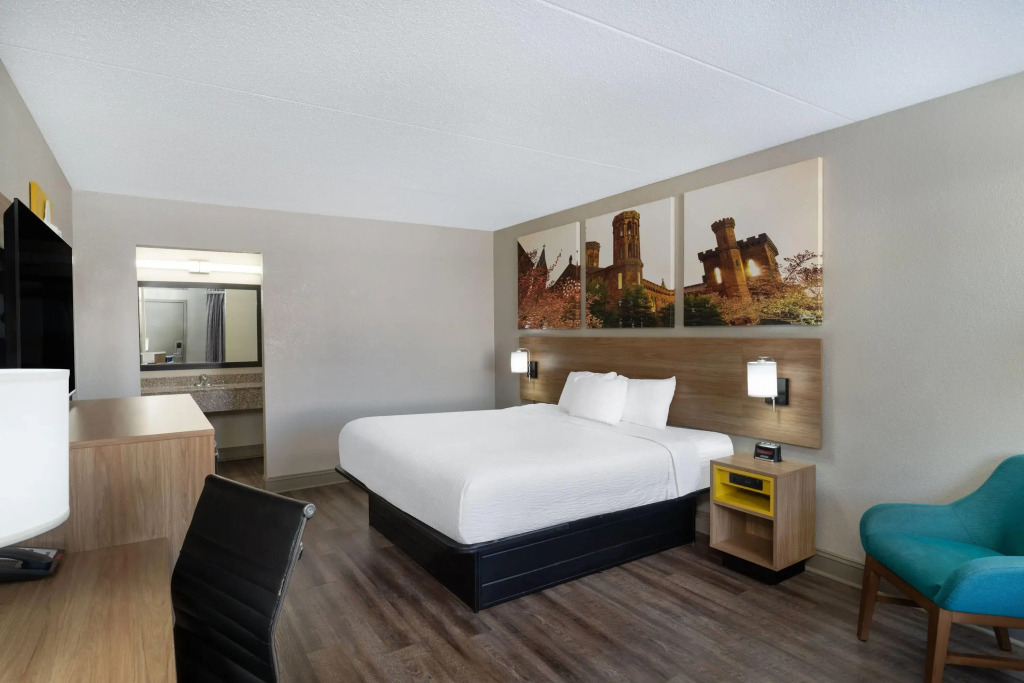 Days Inn by Wyndham Greeneville