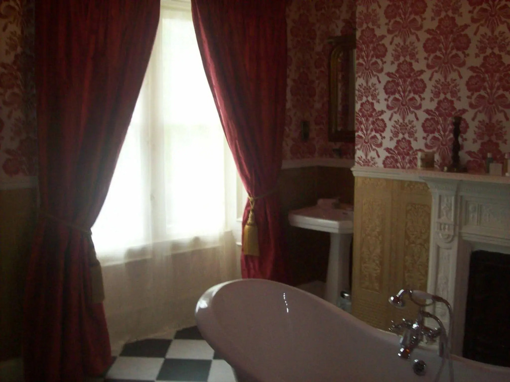 Roxbro House