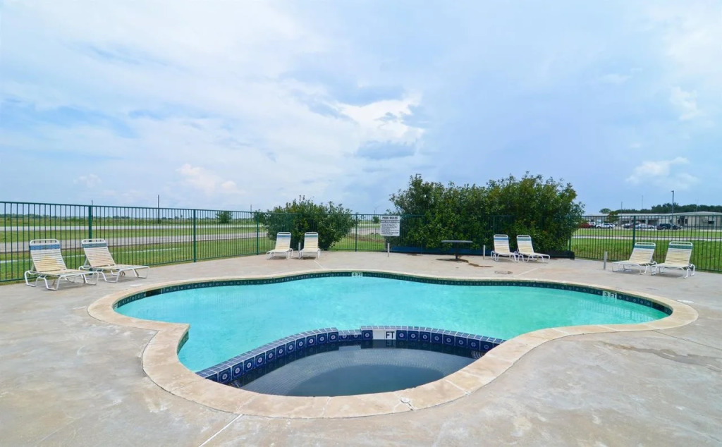 Americas Best Value Inn Smithville