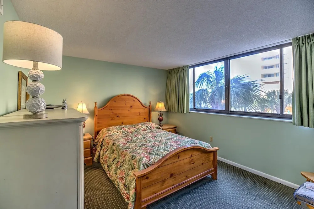 Sea Winds 101 3 Bedroom Condo