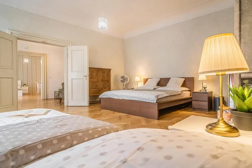 2 Bed Flat - Sleeps 6 - Pets - Wifi