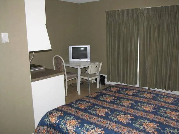 West Edmonton Motor Inn