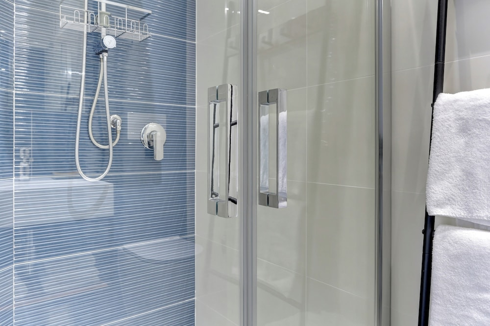 San Giovanni Appia Park Modern Apartment with Balcony Metro A 10 Min City Center