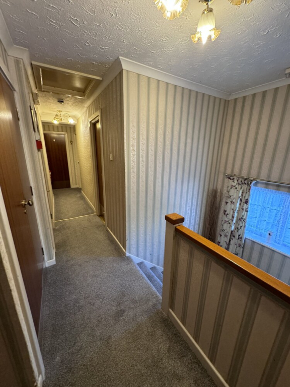All Seasons Gatwick Guest House & Parking